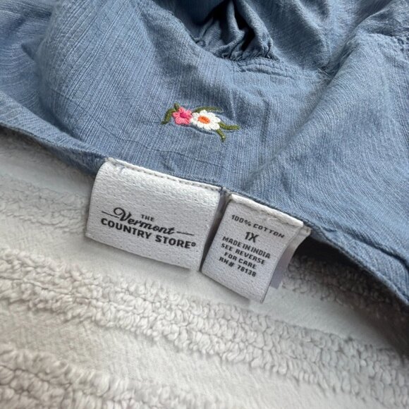 The Vermont Country Women Top 1X Plus Blue Floral Chambray Short Sleeve Blouse - Picture 3 of 9